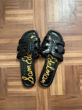 NWOT Sam Edelman Black Croc-Embossed Bay Slide Sandal